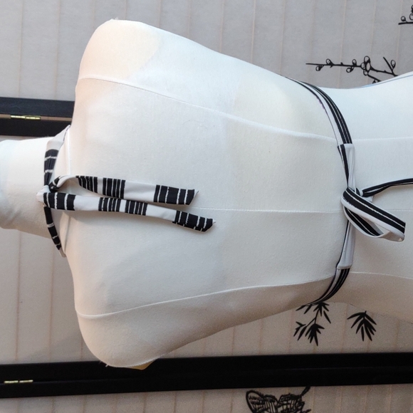 Reversible bikini top. Size Medium stretchy and lightly padded. - Picture 2 of 4